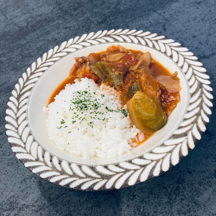 鯖缶と塩麹で*鯖と芽キャベツのトマト煮込み